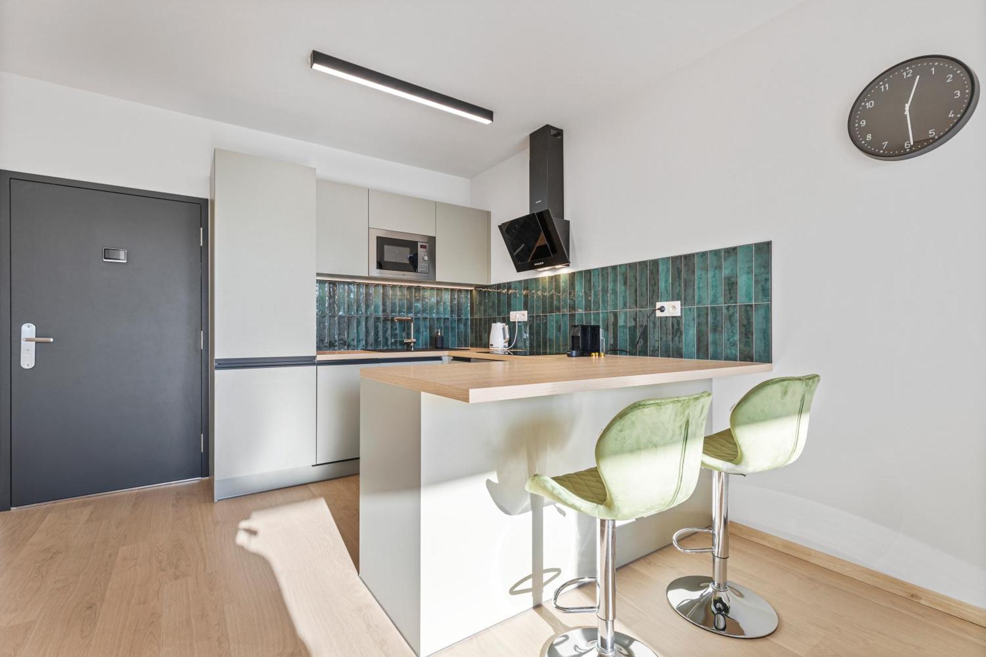 Modern With Ac And Balcony