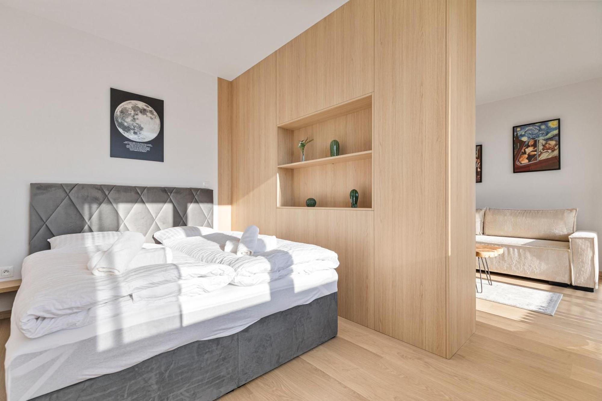 Apartment Modern With Ac And Balcony Modra
